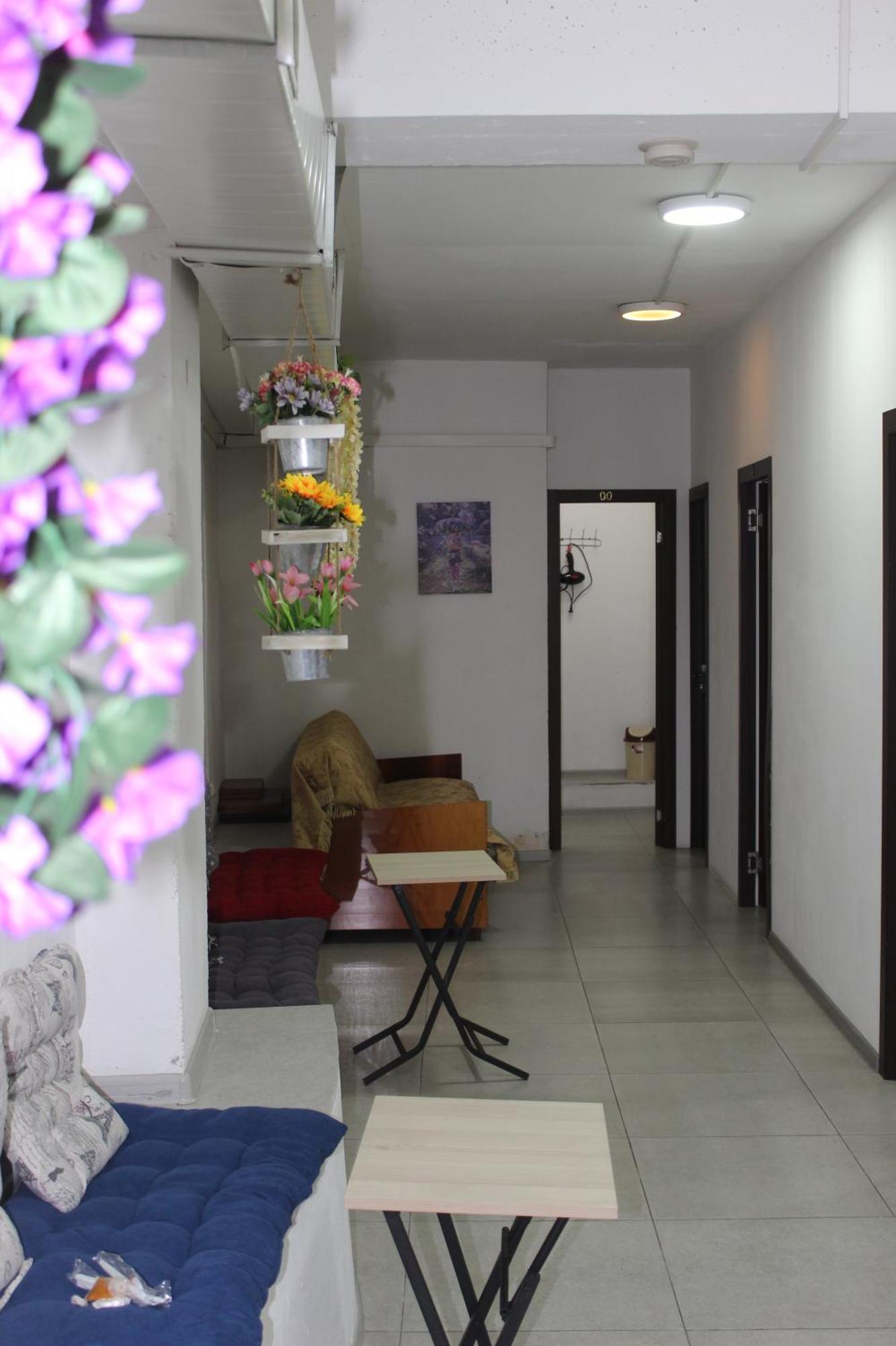 Hostel Near The Square Tbilissi Extérieur photo