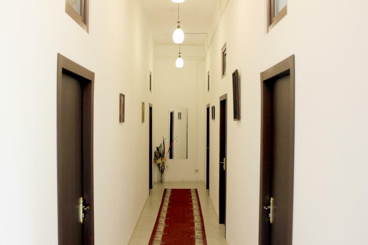 Hostel Near The Square Tbilissi Extérieur photo